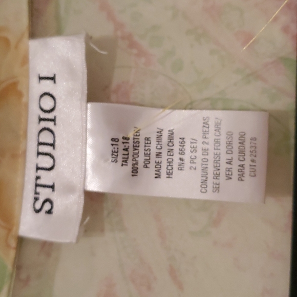 Top - Picture 2 of 3